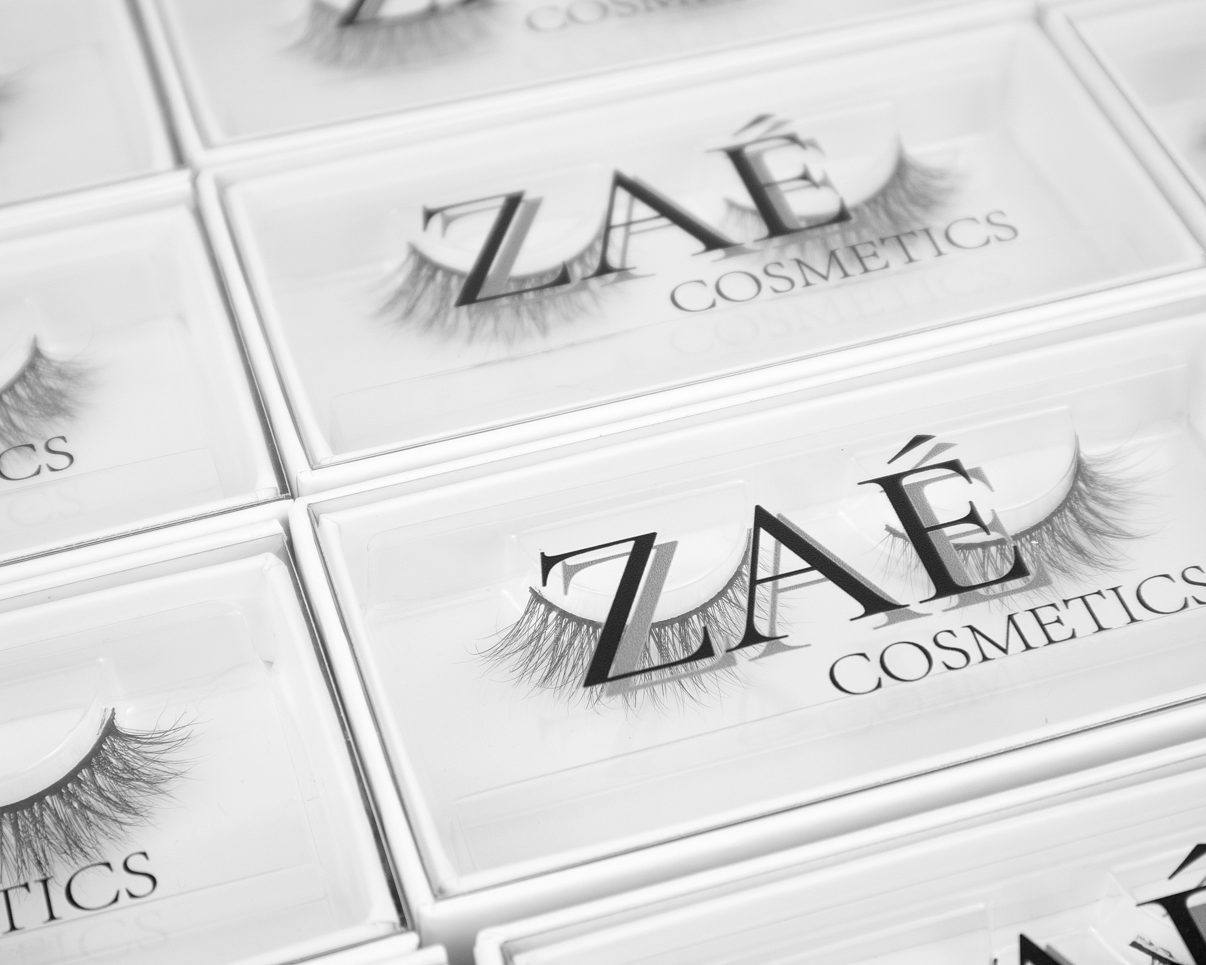 "Zaé vegan false lashes natural volume"
"Zaé cruelty-free false eyelashes on model"
"Zaé false lashes packaging sustainable beauty