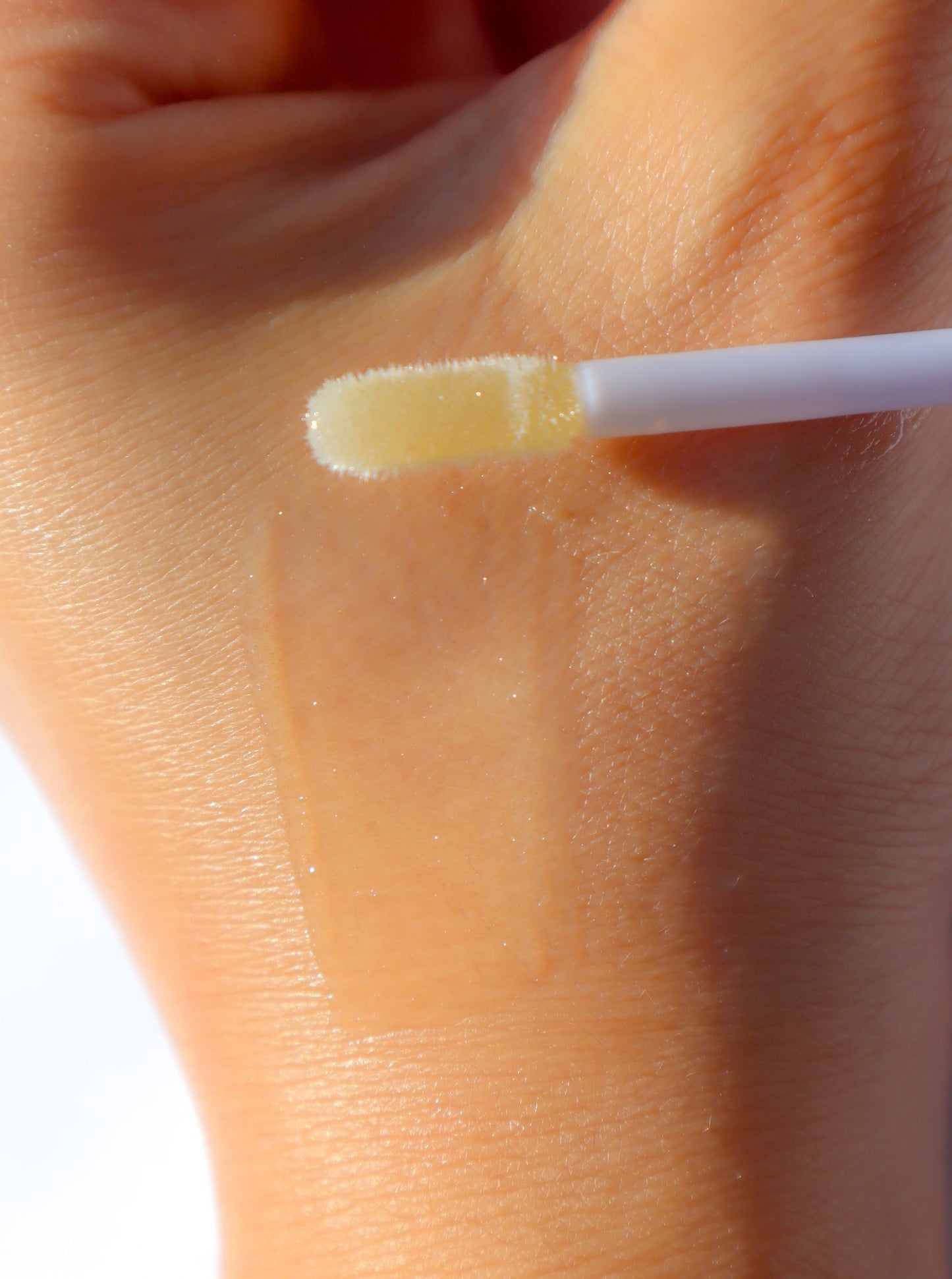 Zaé shimmer lip gloss vegan sparkle"
"Zaé shimmer gloss cruelty-free glossy finish"
"Zaé shimmer lip gloss swatches shimmering"
"Zaé shimmer gloss packaging Zaè Cosmetics