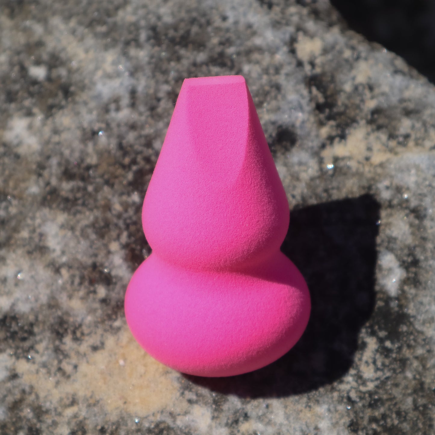 "Impeccable vegan beauty blender makeup sponge"
"Impeccable beauty blender cruelty-free eco-friendly"
"Impeccable beauty blender applying foundation"
"Impeccable beauty blender packaging Zaè Cosmetics"