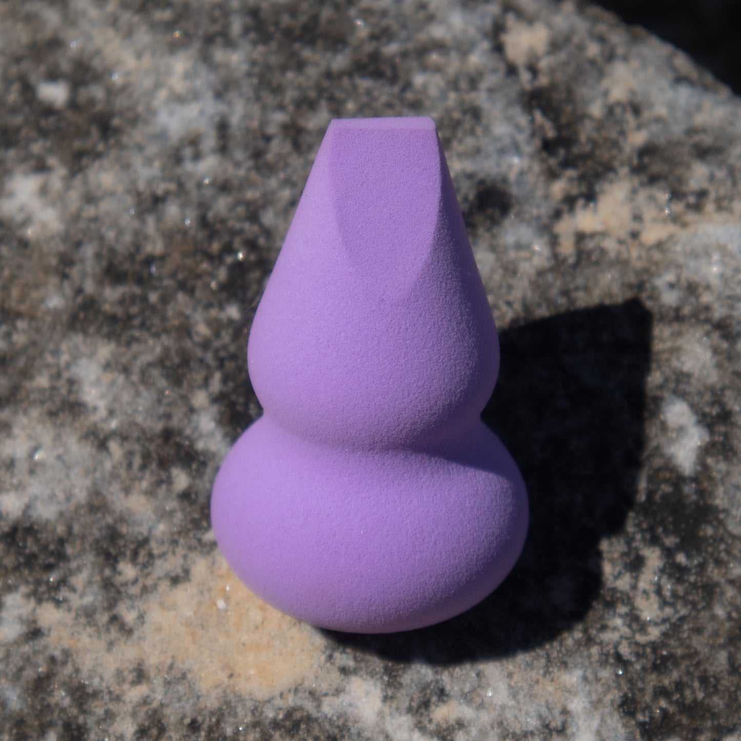 "Impeccable vegan beauty blender makeup sponge"
"Impeccable beauty blender cruelty-free eco-friendly"
"Impeccable beauty blender applying foundation"
"Impeccable beauty blender packaging Zaè Cosmetics"