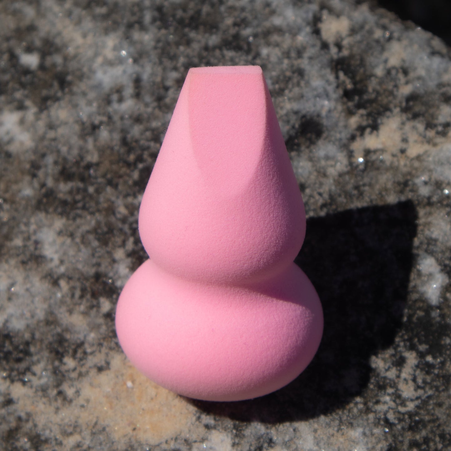 "Impeccable vegan beauty blender makeup sponge"
"Impeccable beauty blender cruelty-free eco-friendly"
"Impeccable beauty blender applying foundation"
"Impeccable beauty blender packaging Zaè Cosmetics"