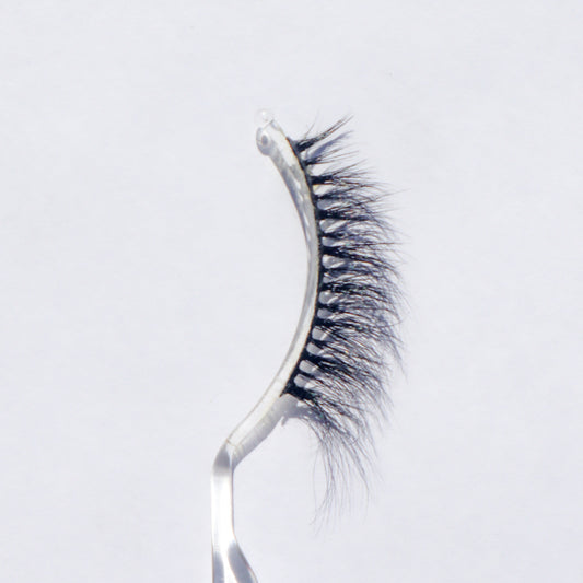 -Mimski vegan false lashes full fluffy volume
-Mimski cruelty-free false eyelashes glamorous
-Mimski false lashes packaging Zaè Cosmetics